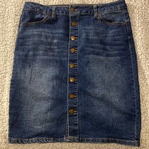 Dark washed knee length jean skirt